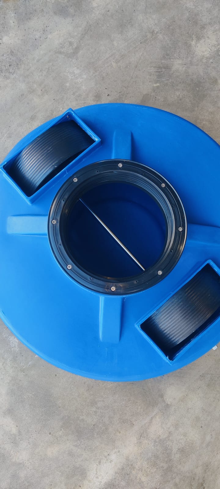 Molasses Feeder